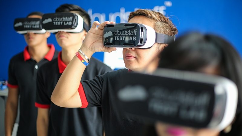 Samsung Gear VR Cloudstaff (2)