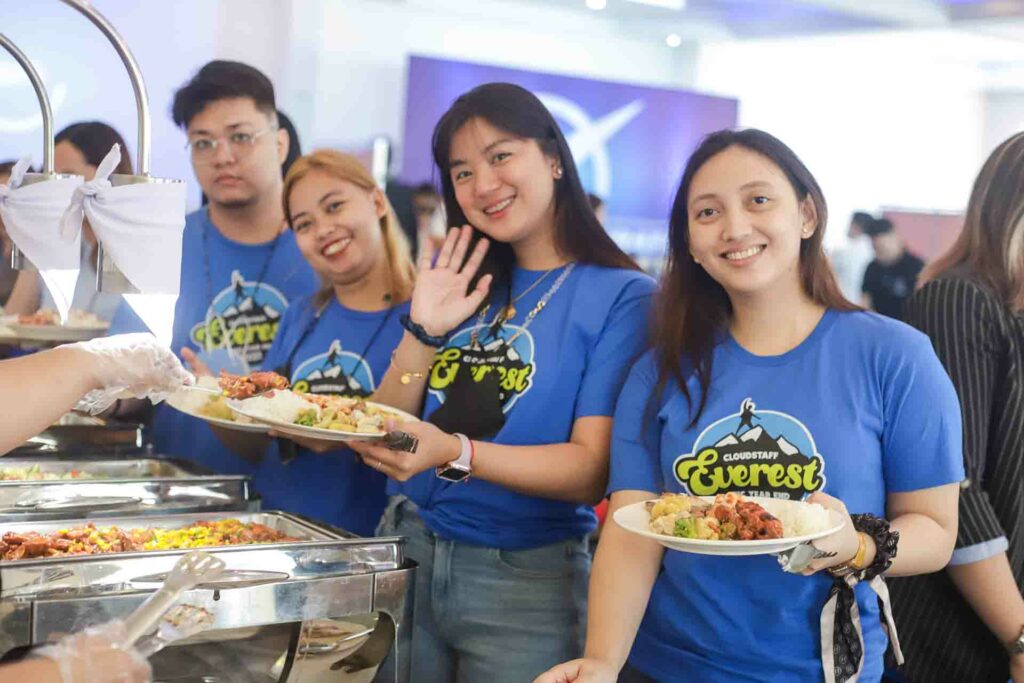 Cloudstaffers getting their meals