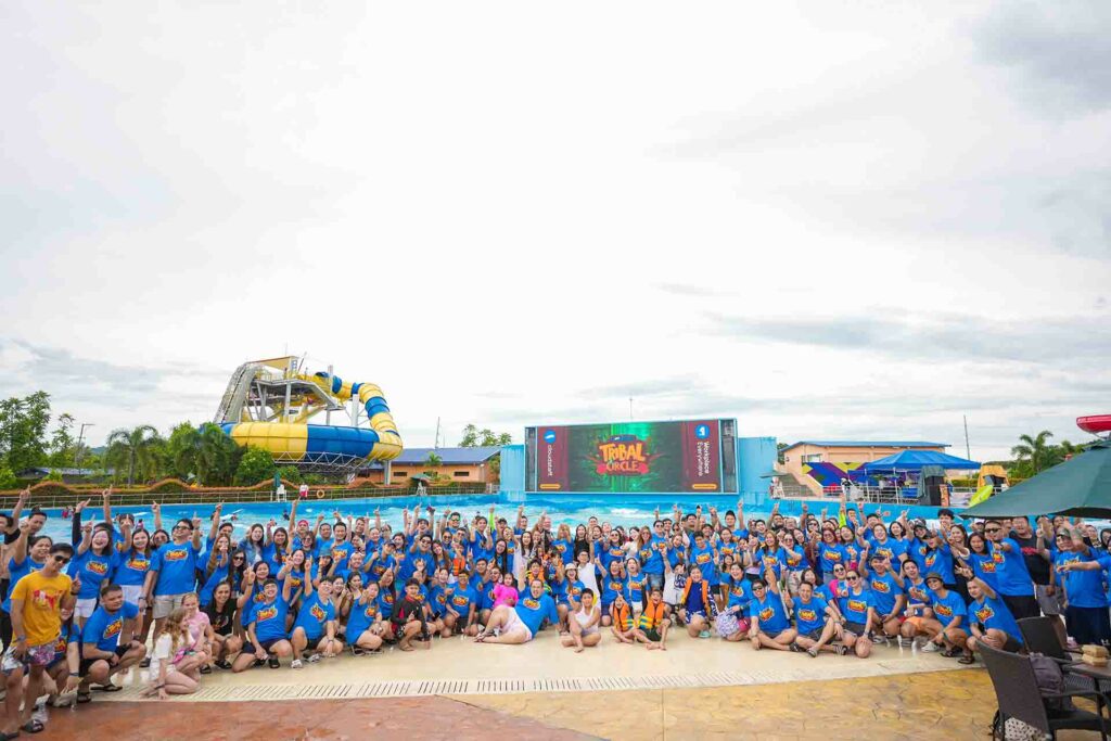 Cloudstaffers in Aqua Planet for the mid-year teambuilding